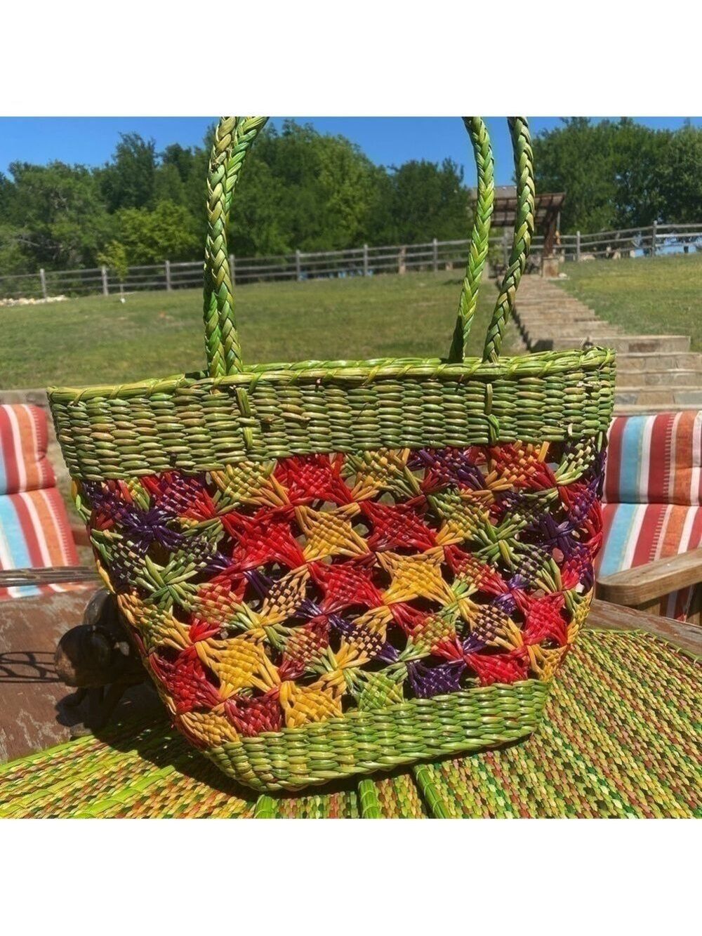 Basket weave tote bag with 6 placemats- never used